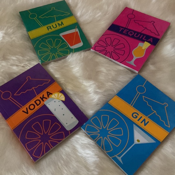Host pick 🎉🌟⭐️The little cocktail boxed set of four books - Picture 4 of 9